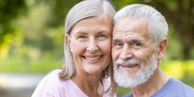 How Memory Care Supports Couples Facing Different Dementia Challenges